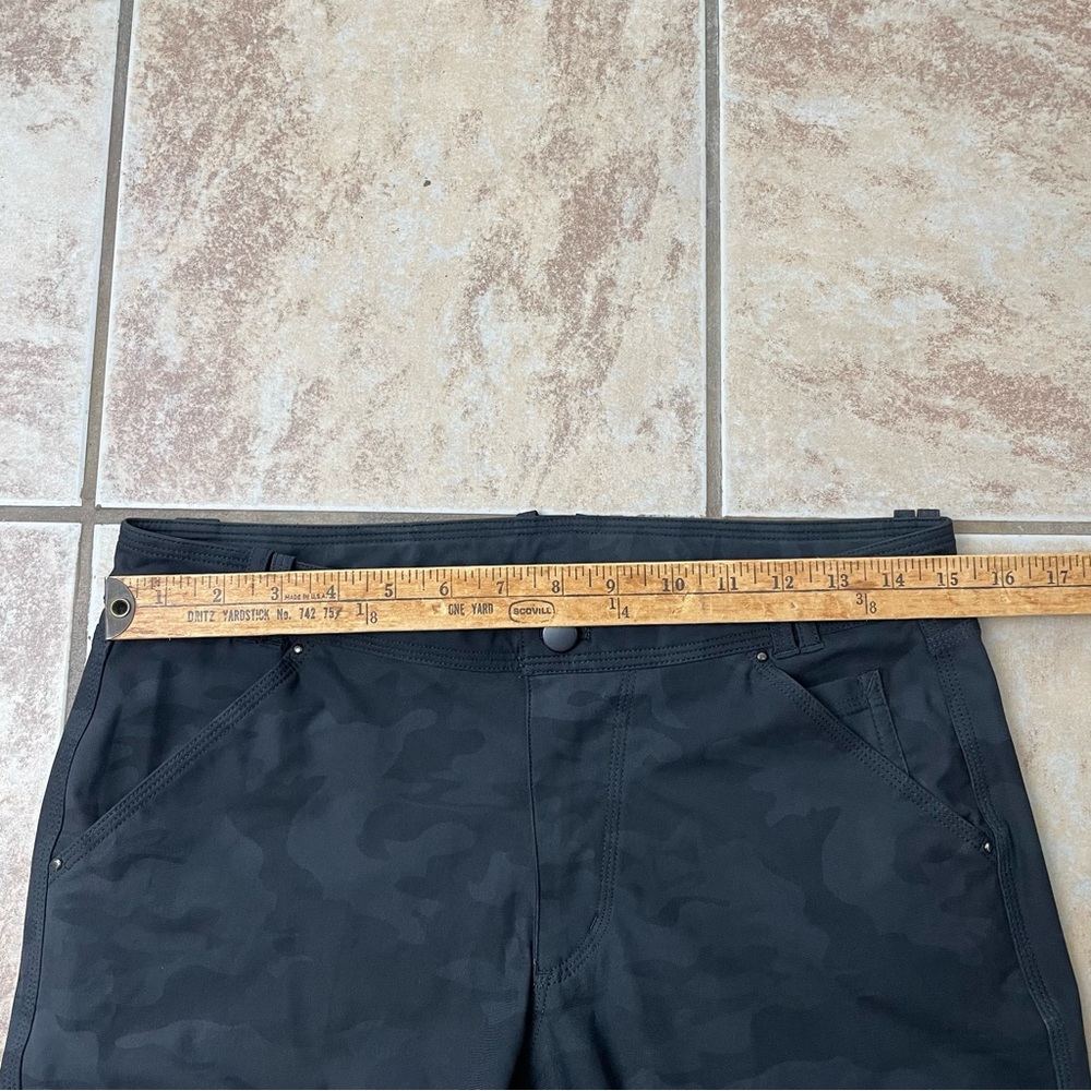 Lululemon Day Trip Boyfriend Pant Lotus Camo Black
